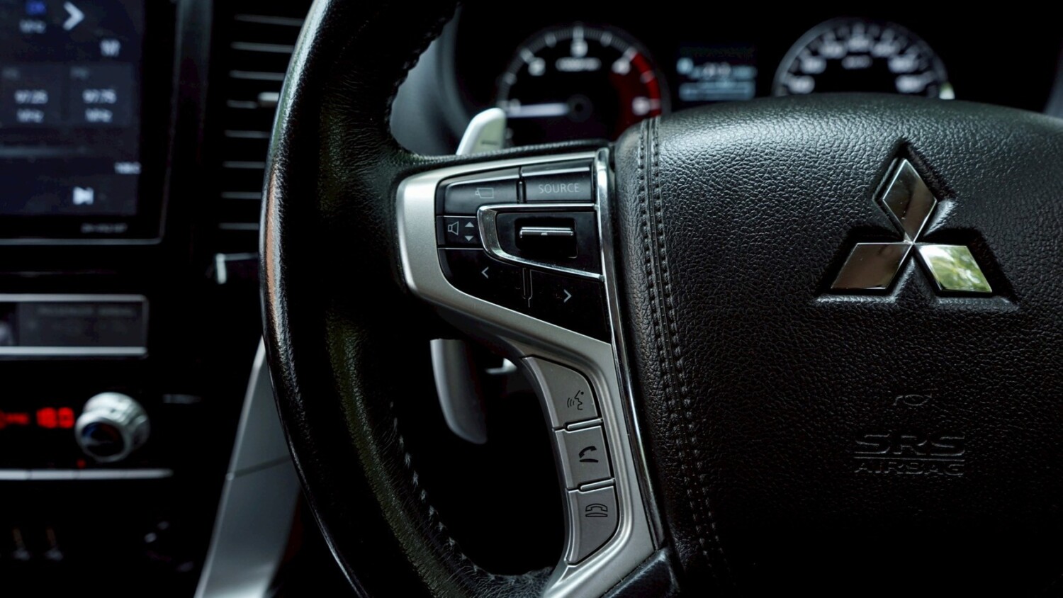 LINE_ALBUM_PAJERO SPORT 2.4 GT PLUS ปี20 ไมล์ 120,000 km สีดำ_250619_8