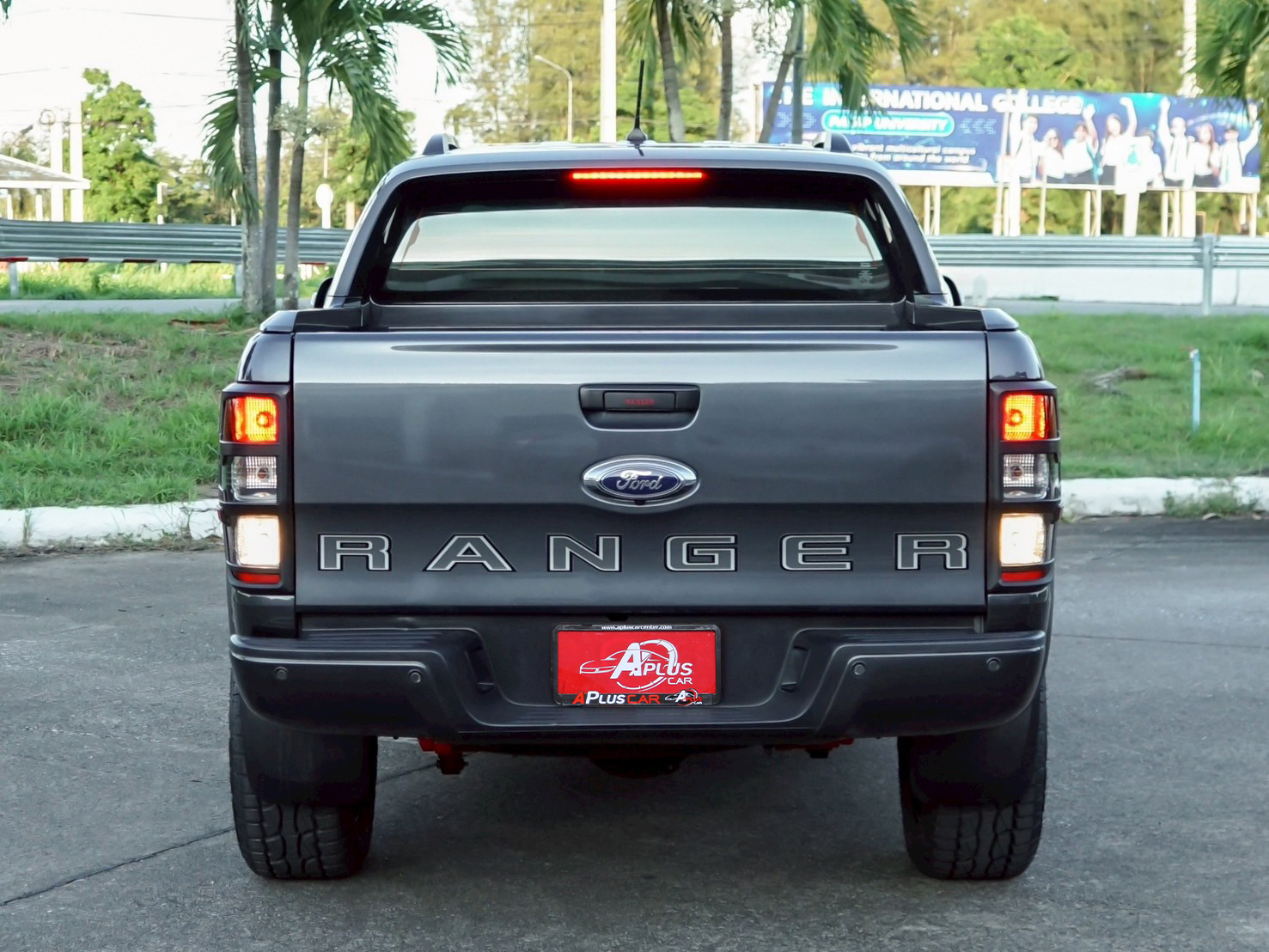 LINE_ALBUM_Ranger 2.0 WILDTRAK ปี21 สีเทา 4dr at (เปลี่ยนล้อ)_250929_15