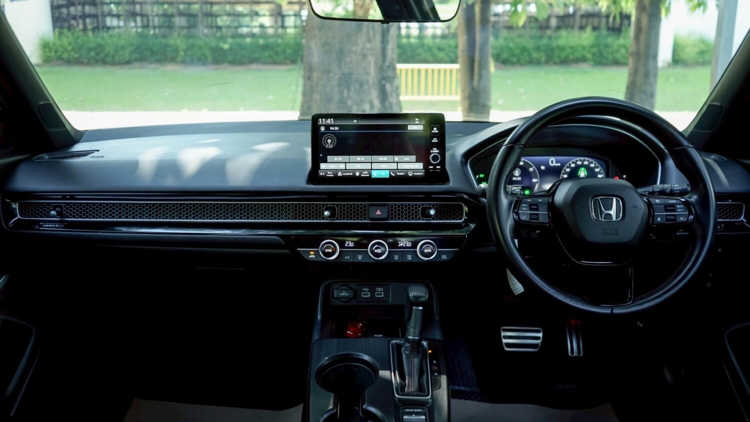 LINE_ALBUM_Civic fe 2.0 RS hybrid ปี2023 สีเทา_251021_11