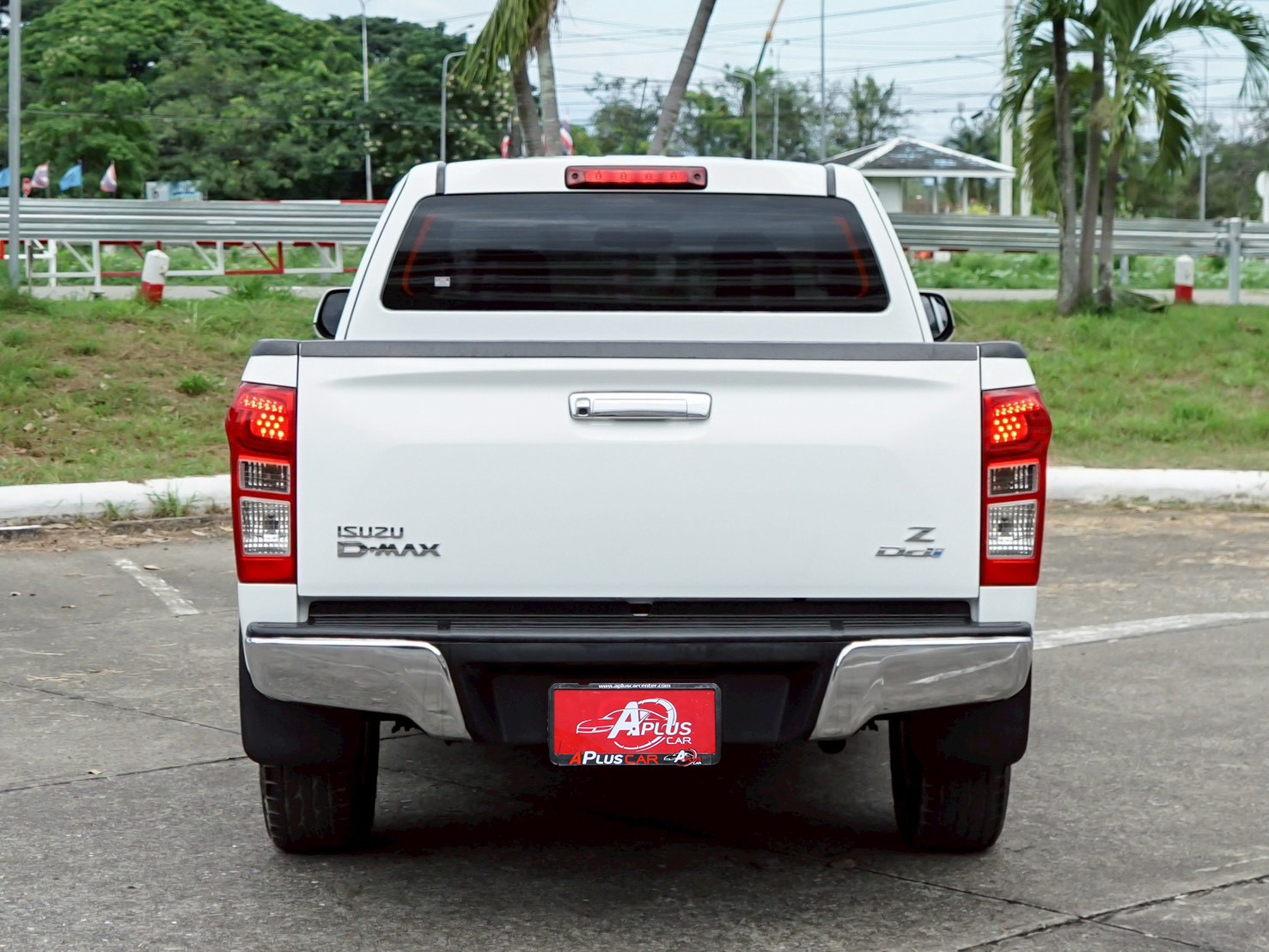 LINE_ALBUM_Dmax 1.9 HI-LANDER CAB ปี18 สีขาว ตัวZ เกียร์ mt_251022_12