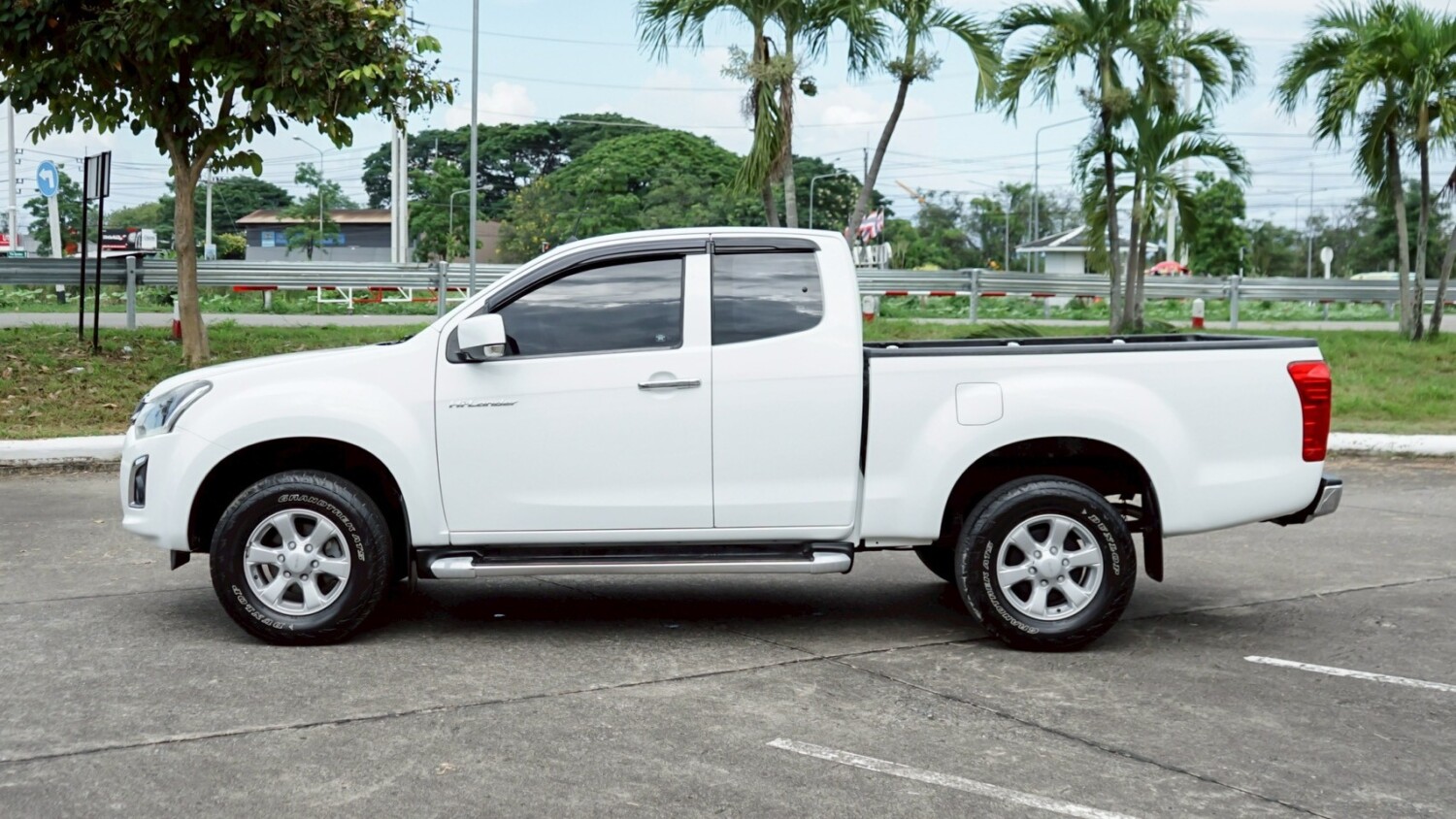 LINE_ALBUM_Dmax 1.9 HI-LANDER CAB ปี18 สีขาว ตัวZ เกียร์ mt_251022_14