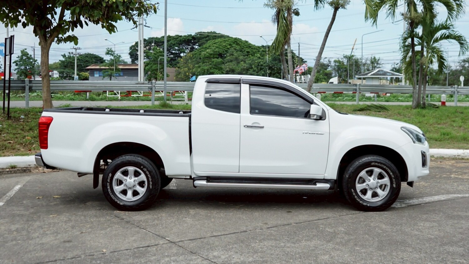 LINE_ALBUM_Dmax 1.9 HI-LANDER CAB ปี18 สีขาว ตัวZ เกียร์ mt_251022_15
