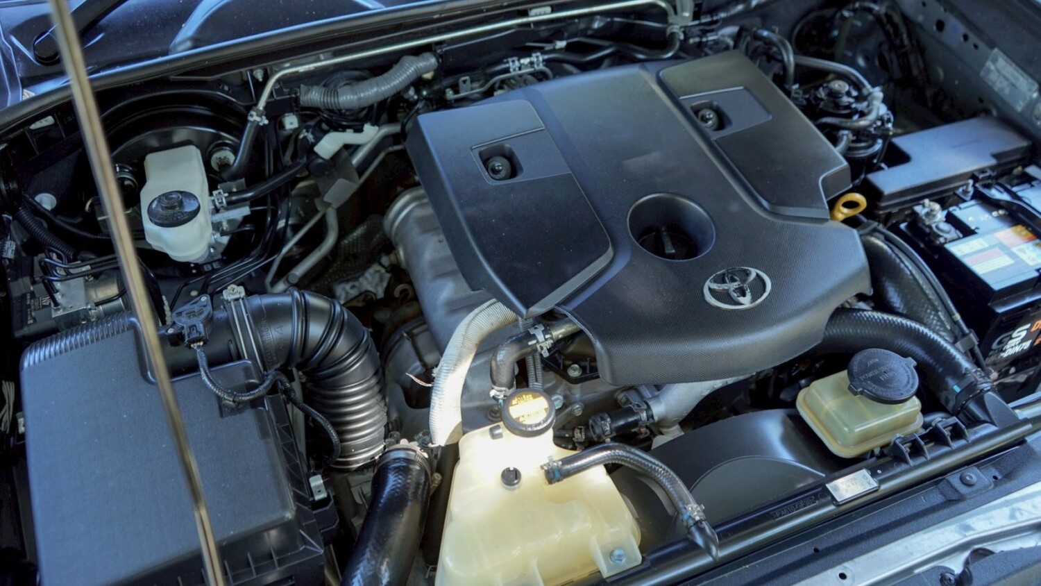 LINE_ALBUM_REVO 2.4 E 4WD CAB ปี15 สีบรอนซ์ เกียร์ MT 4x4_251023_1