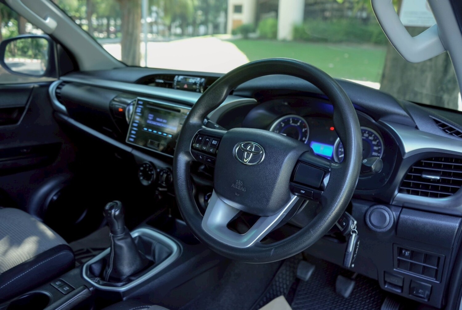 LINE_ALBUM_REVO 2.4 E 4WD CAB ปี15 สีบรอนซ์ เกียร์ MT 4x4_251023_12