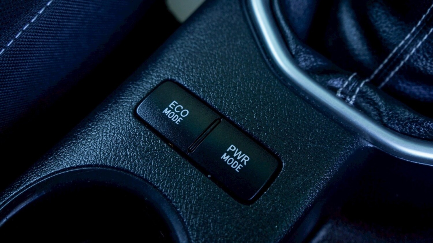 LINE_ALBUM_REVO 2.4 E 4WD CAB ปี15 สีบรอนซ์ เกียร์ MT 4x4_251023_3