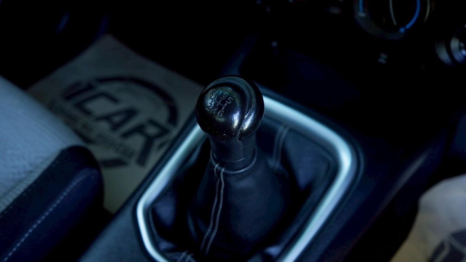 LINE_ALBUM_REVO 2.4 E 4WD CAB ปี15 สีบรอนซ์ เกียร์ MT 4x4_251023_4