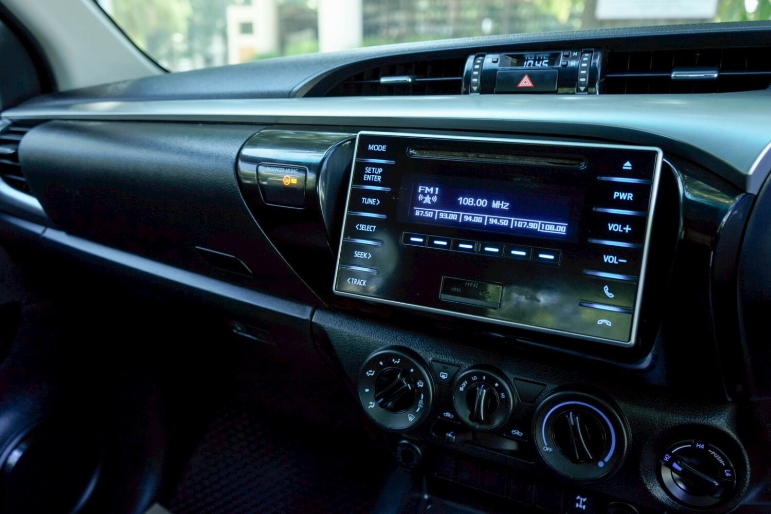 LINE_ALBUM_REVO 2.4 E 4WD CAB ปี15 สีบรอนซ์ เกียร์ MT 4x4_251023_6