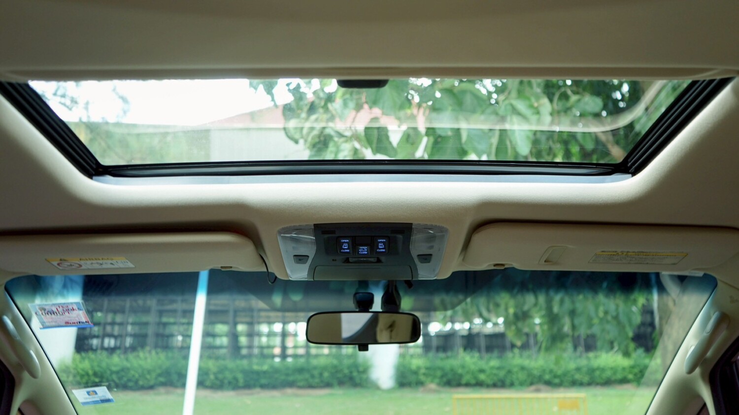 LINE_ALBUM_VELLFIRE 2.5 HYBRID E-FOUR ปี2017 สีขาว_251022_12