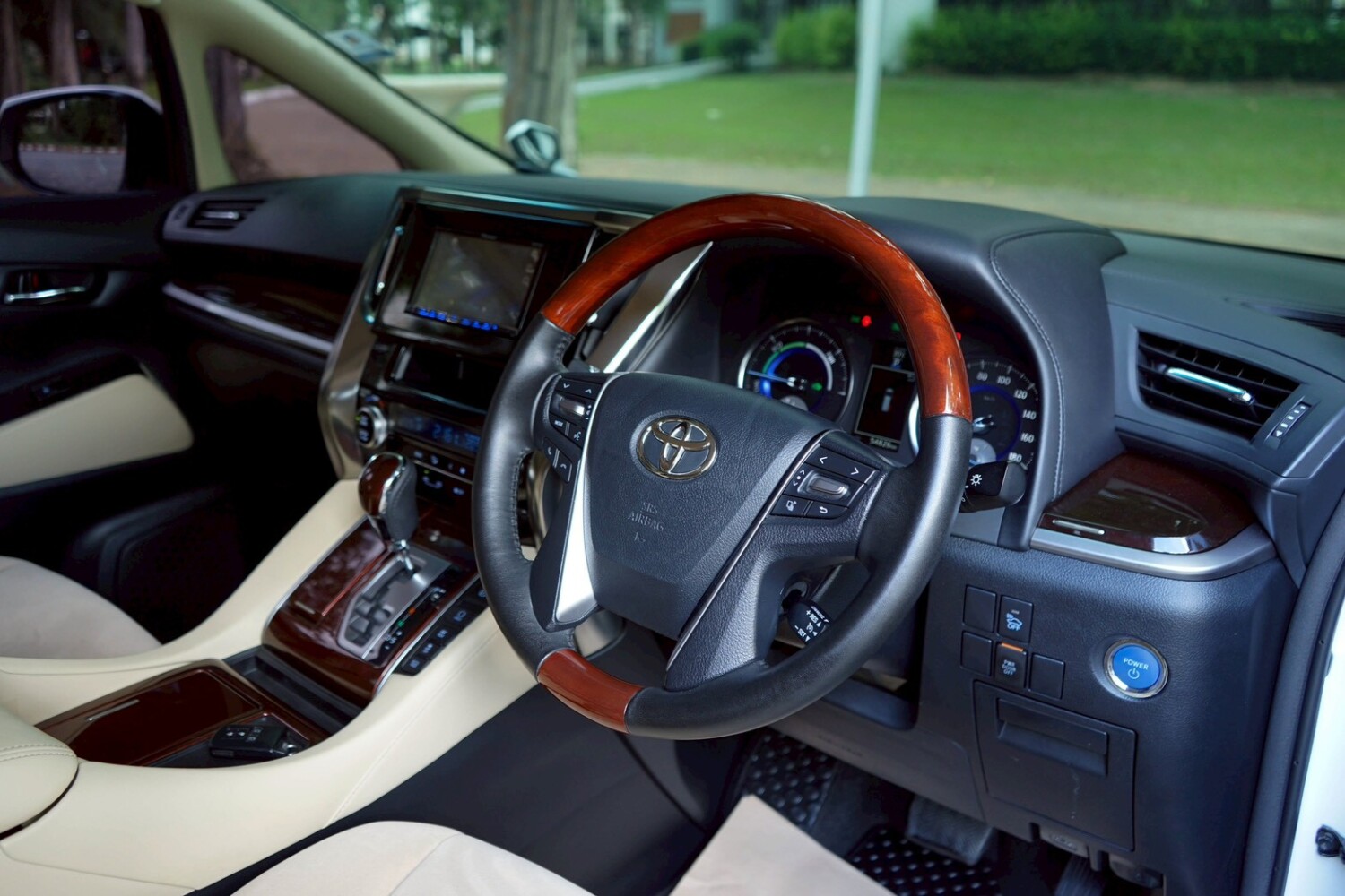 LINE_ALBUM_VELLFIRE 2.5 HYBRID E-FOUR ปี2017 สีขาว_251022_19