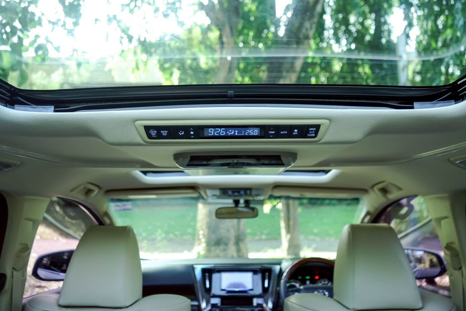 LINE_ALBUM_VELLFIRE 2.5 HYBRID ปี2017 สีขาว (เปลี่ยนเบาะหนัง)_251122_13