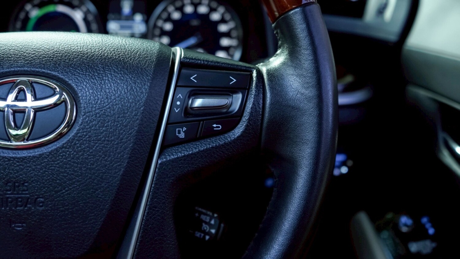 LINE_ALBUM_VELLFIRE 2.5 HYBRID ปี2017 สีขาว (เปลี่ยนเบาะหนัง)_251122_9