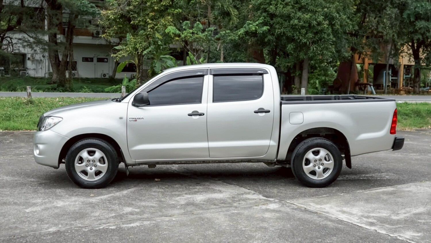 LINE_ALBUM_VIGO ปี2009 4dr สีบรอนซ์ เกียร์ MT ตัวJ_251025_15