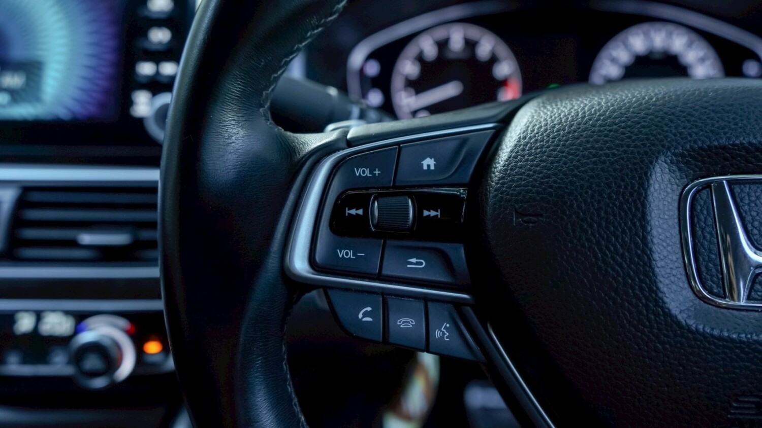 LINE_ALBUM_honda accord 1.5 turbo el ปี2019 สีขาว_251025_7