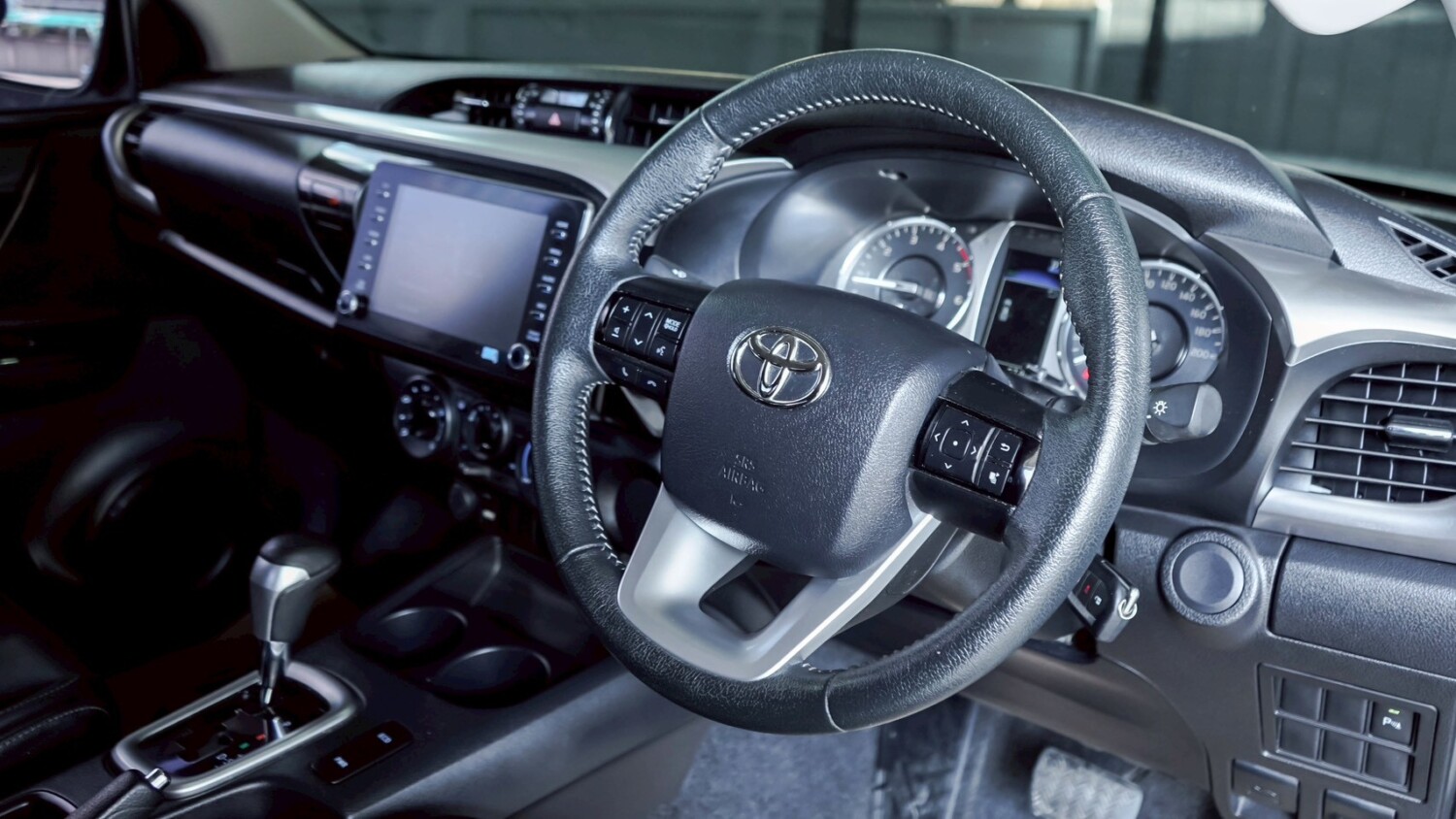 LINE_ALBUM_REVO 2.4 MID เกียร์ AUTO PRERUNNER ปี2023 สีบรอนซ์_251216_12