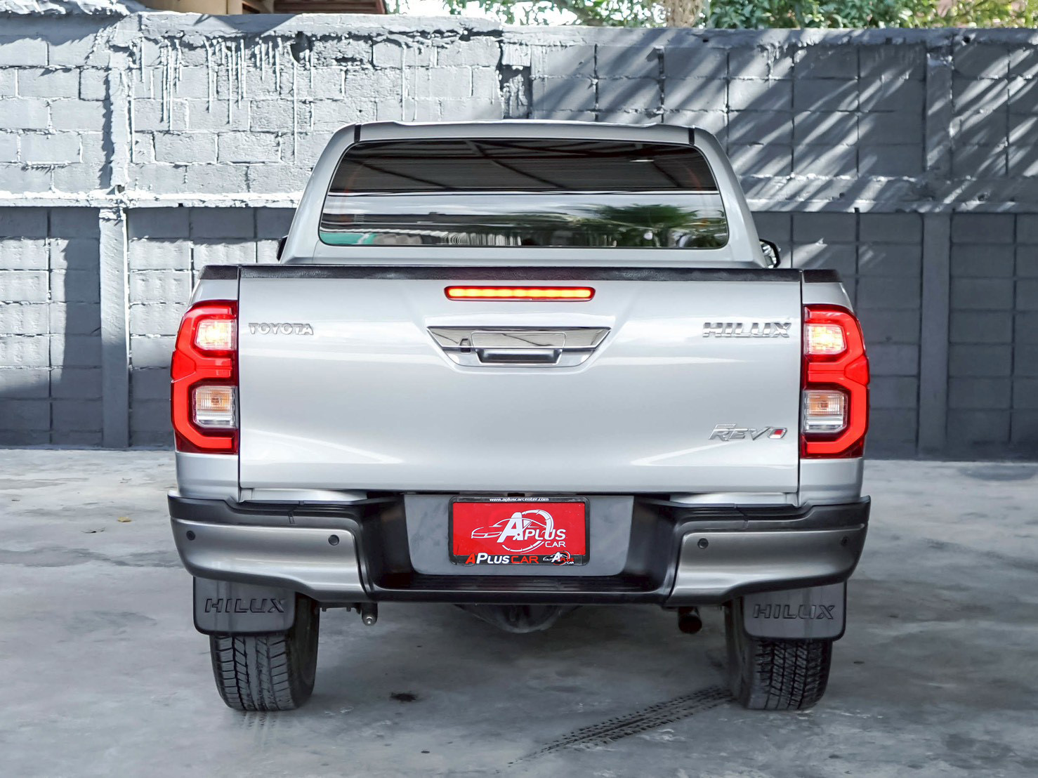 LINE_ALBUM_REVO 2.4 MID เกียร์ AUTO PRERUNNER ปี2023 สีบรอนซ์_251216_14