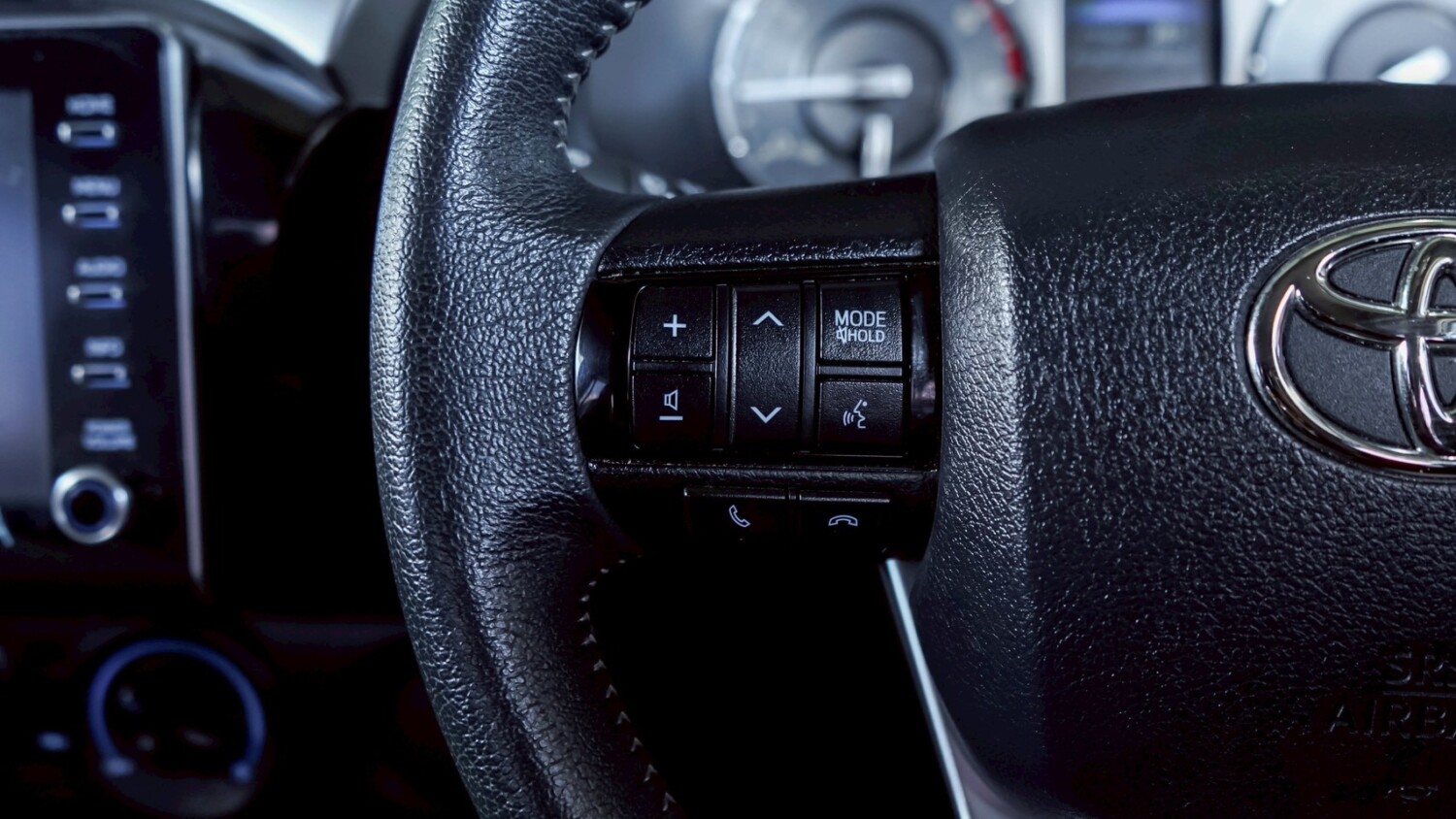 LINE_ALBUM_REVO 2.4 MID เกียร์ AUTO PRERUNNER ปี2023 สีบรอนซ์_251216_8