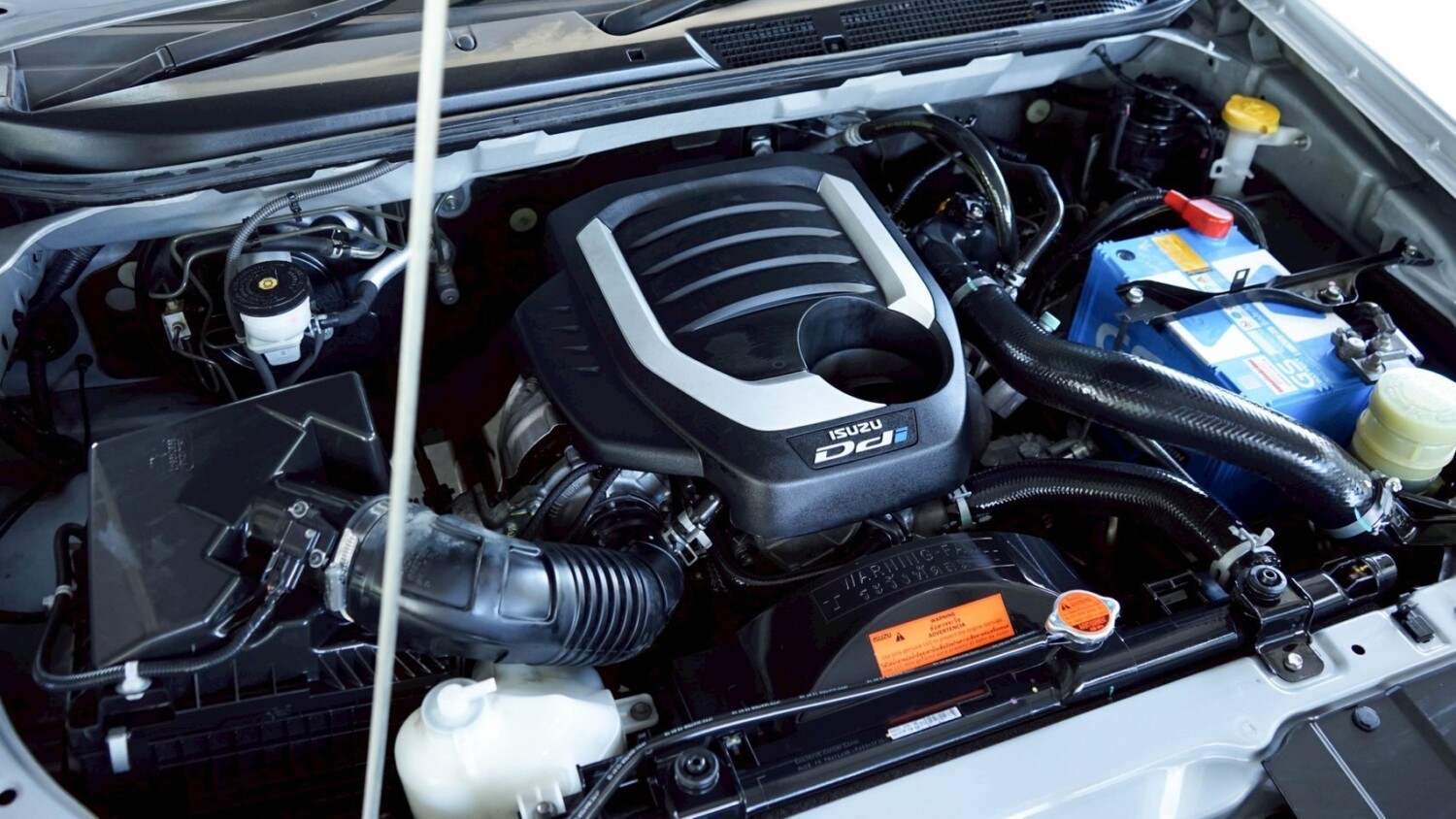 LINE_ALBUM_DMAX 4DR 1.9 ปี18 จด 19 สีบรอนซ์ S เกียร์ MT_260120_1