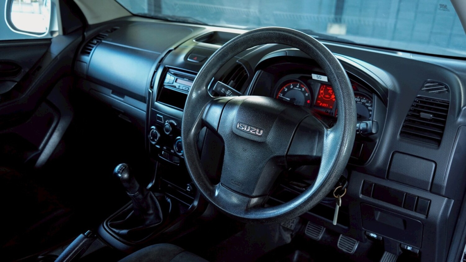 LINE_ALBUM_DMAX 4DR 1.9 ปี18 จด 19 สีบรอนซ์ S เกียร์ MT_260120_11