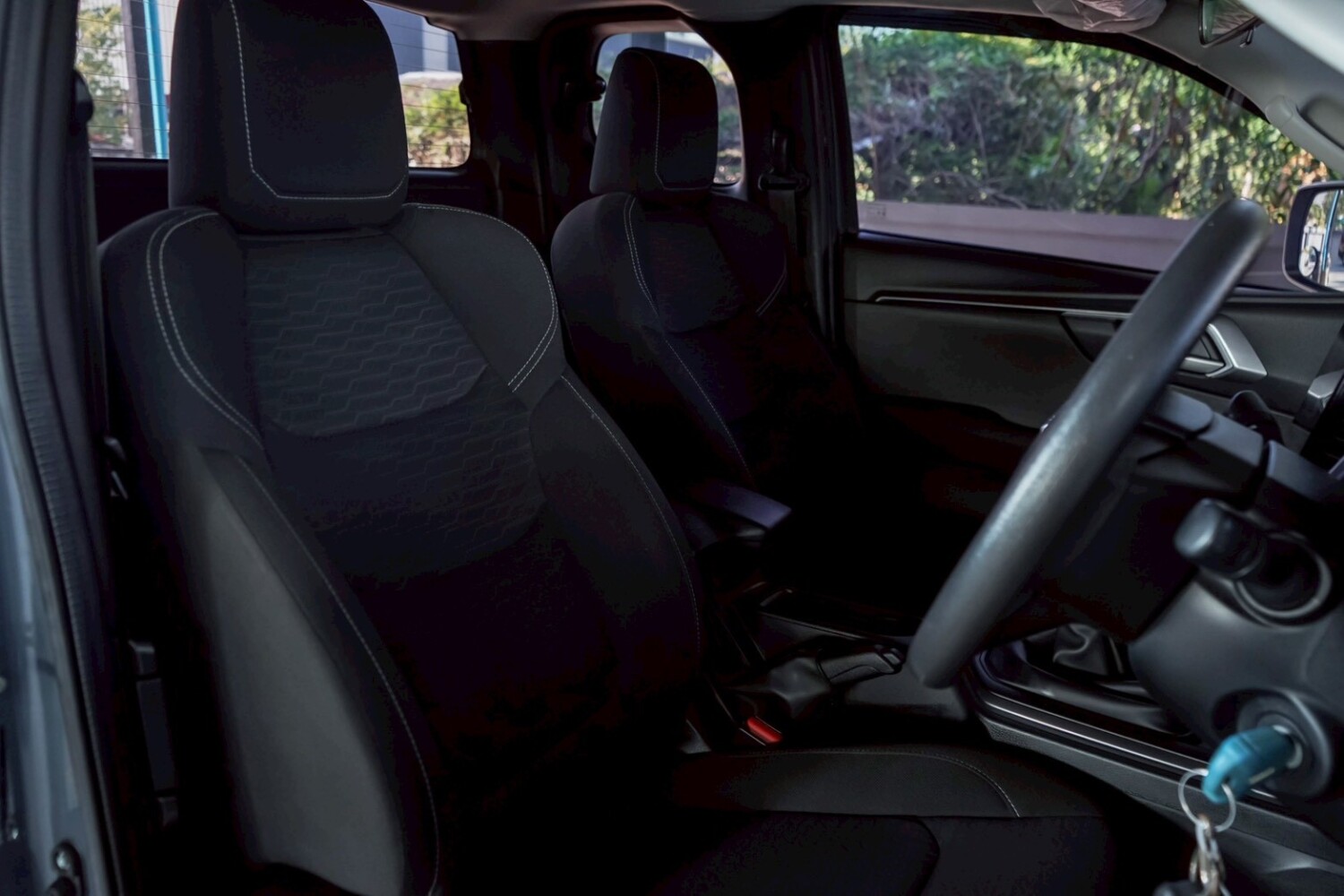 LINE_ALBUM_DMAX CAB 1.9 HI-LANDER CAB ปี22 สีเทา ไมล์ 18000km_260127_10