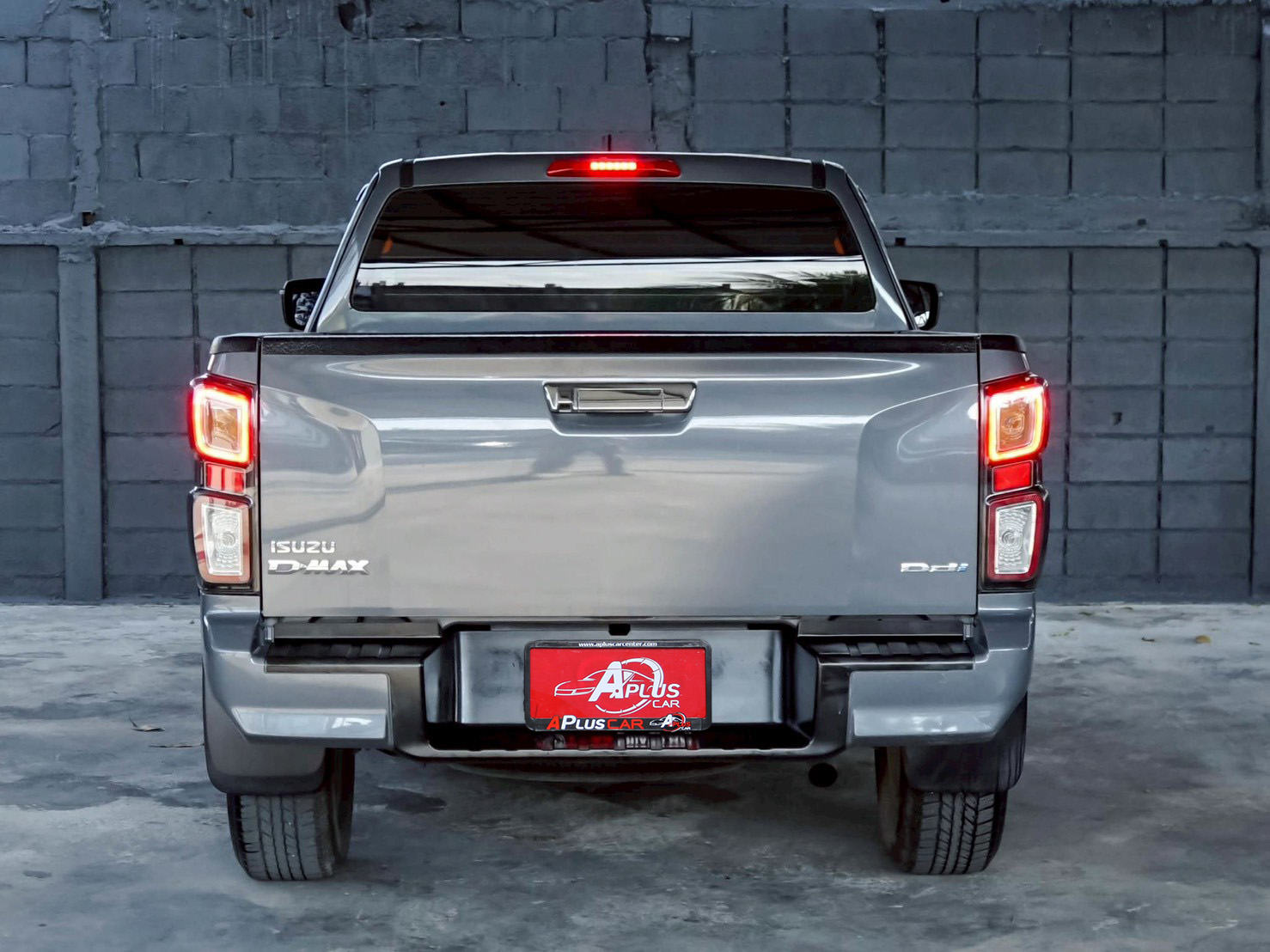 LINE_ALBUM_DMAX CAB 1.9 HI-LANDER CAB ปี22 สีเทา ไมล์ 18000km_260127_13