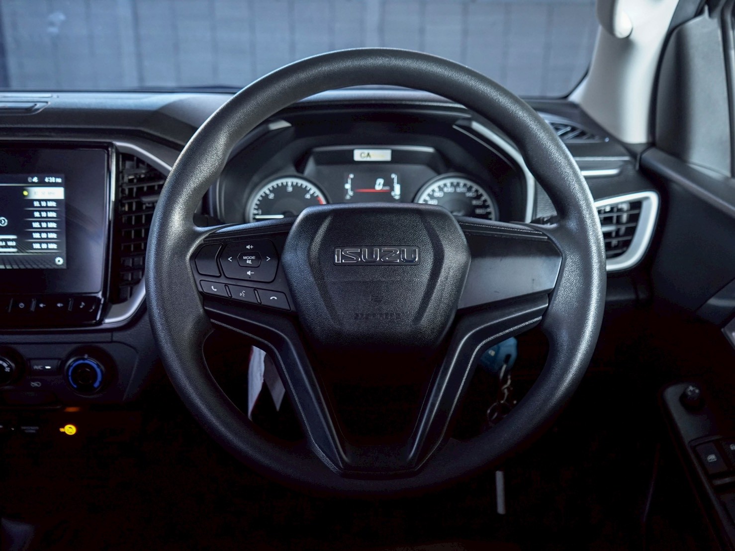 LINE_ALBUM_DMAX CAB 1.9 HI-LANDER CAB ปี22 สีเทา ไมล์ 18000km_260127_7