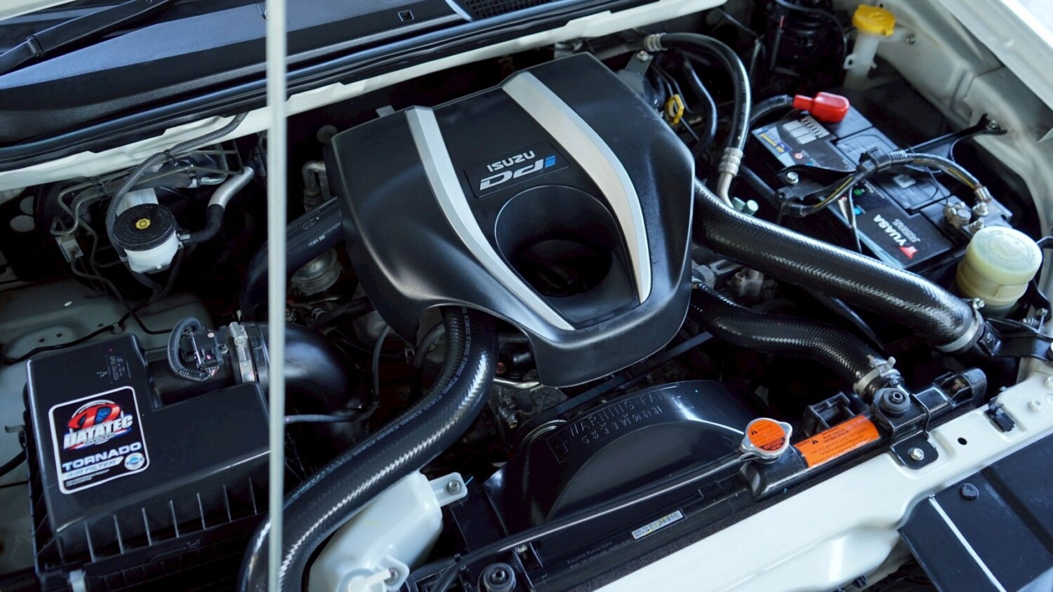 LINE_ALBUM_Dmax 3.0 ปี18 จด ปี19 ตอนเดียว สีขาว_260114_1