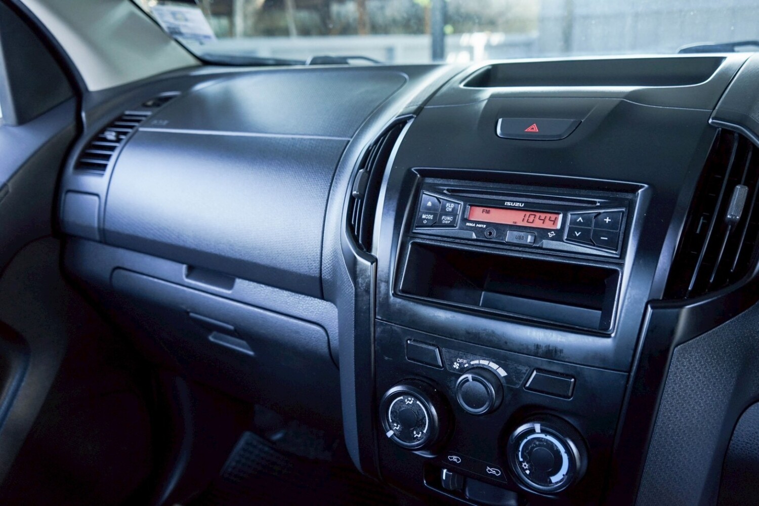 LINE_ALBUM_Dmax 3.0 ปี18 จด ปี19 ตอนเดียว สีขาว_260114_6