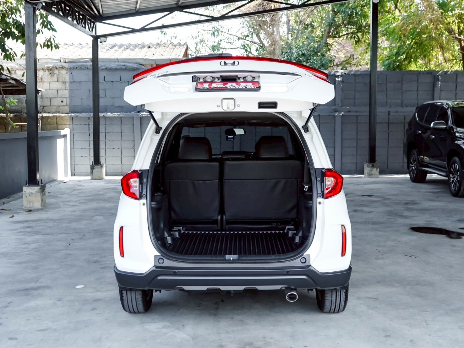 LINE_ALBUM_Honda brv 1.5 v 5ที่นั่ง ปี2019 ไมล์ 39000km สีขาว_260117_12