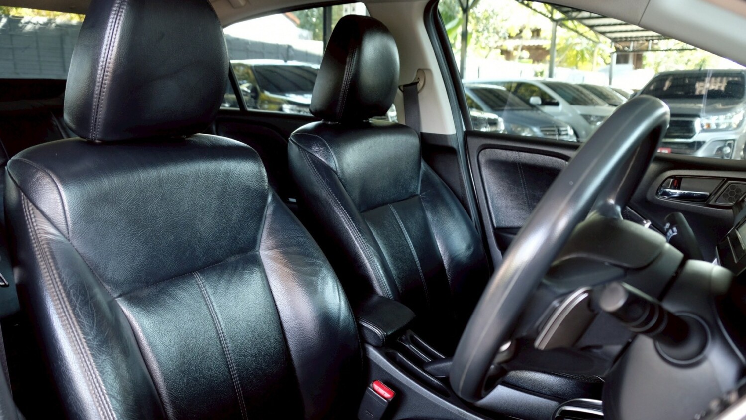 LINE_ALBUM_City 1.5 sv ปี17 สีขาว ไมล์ 58,000km_260213_10