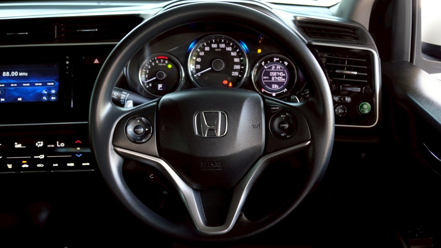 LINE_ALBUM_City 1.5 sv ปี17 สีขาว ไมล์ 58,000km_260213_13