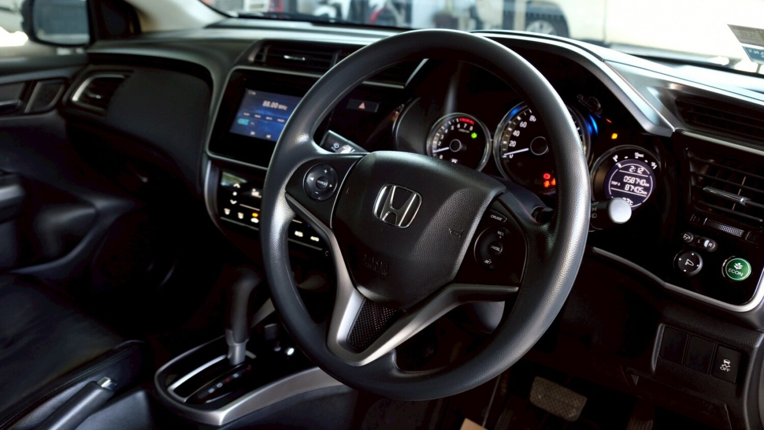 LINE_ALBUM_City 1.5 sv ปี17 สีขาว ไมล์ 58,000km_260213_9