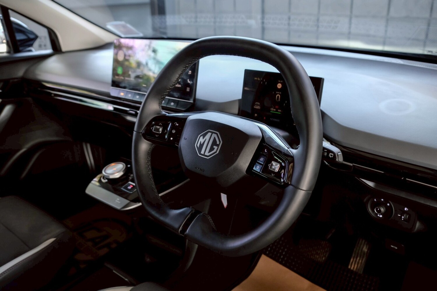 LINE_ALBUM_MG4 X สีดำ ปี2024 จด ปี2025 ไมล์ 15,200km_260213_10