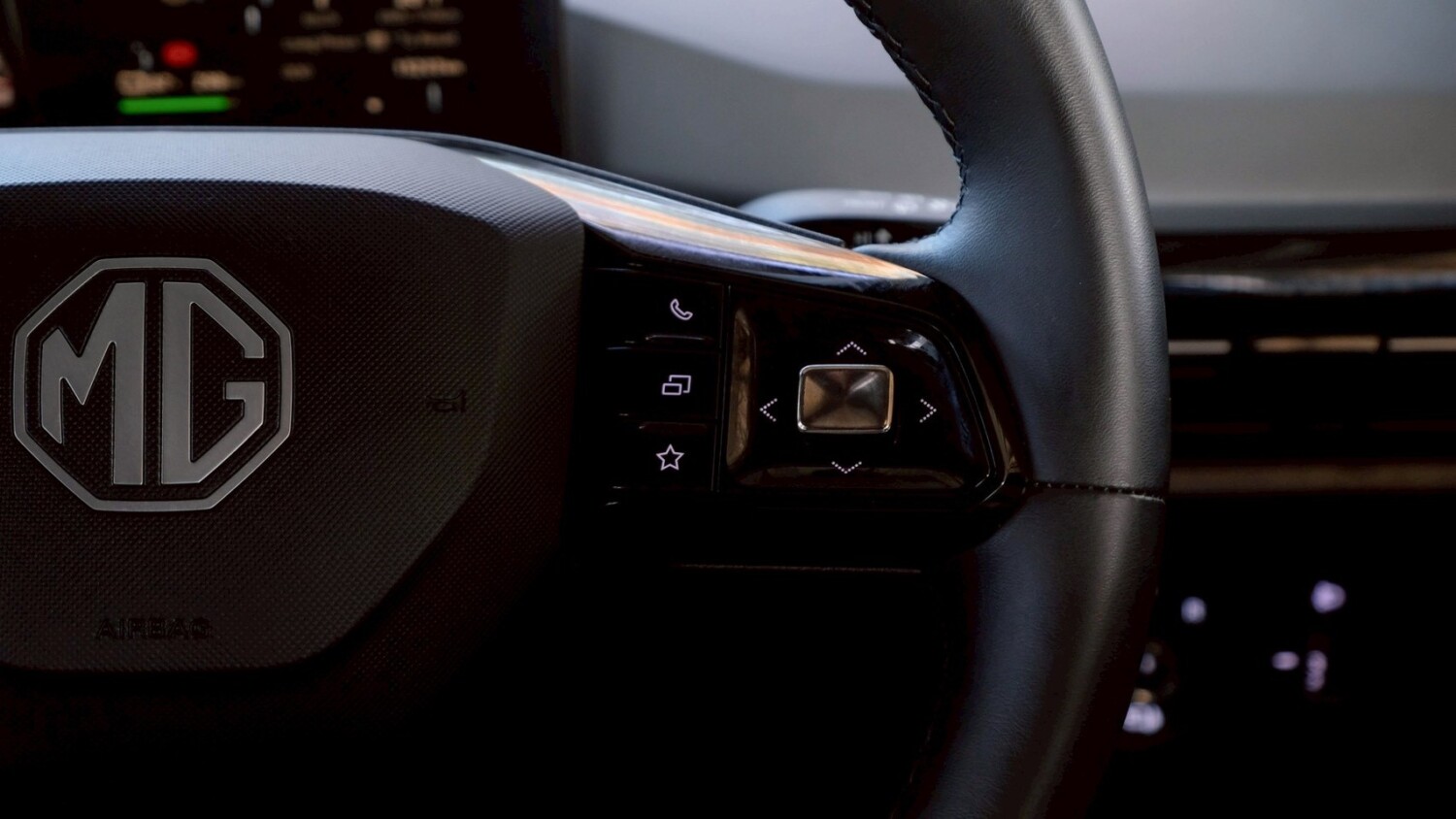 LINE_ALBUM_MG4 X สีดำ ปี2024 จด ปี2025 ไมล์ 15,200km_260213_16