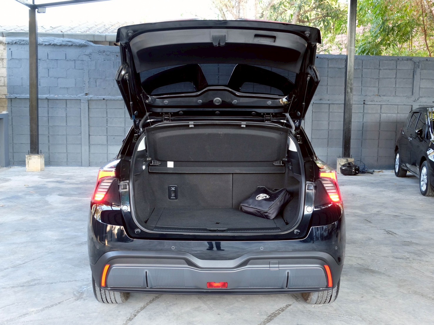 LINE_ALBUM_MG4 X สีดำ ปี2024 จด ปี2025 ไมล์ 15,200km_260213_9