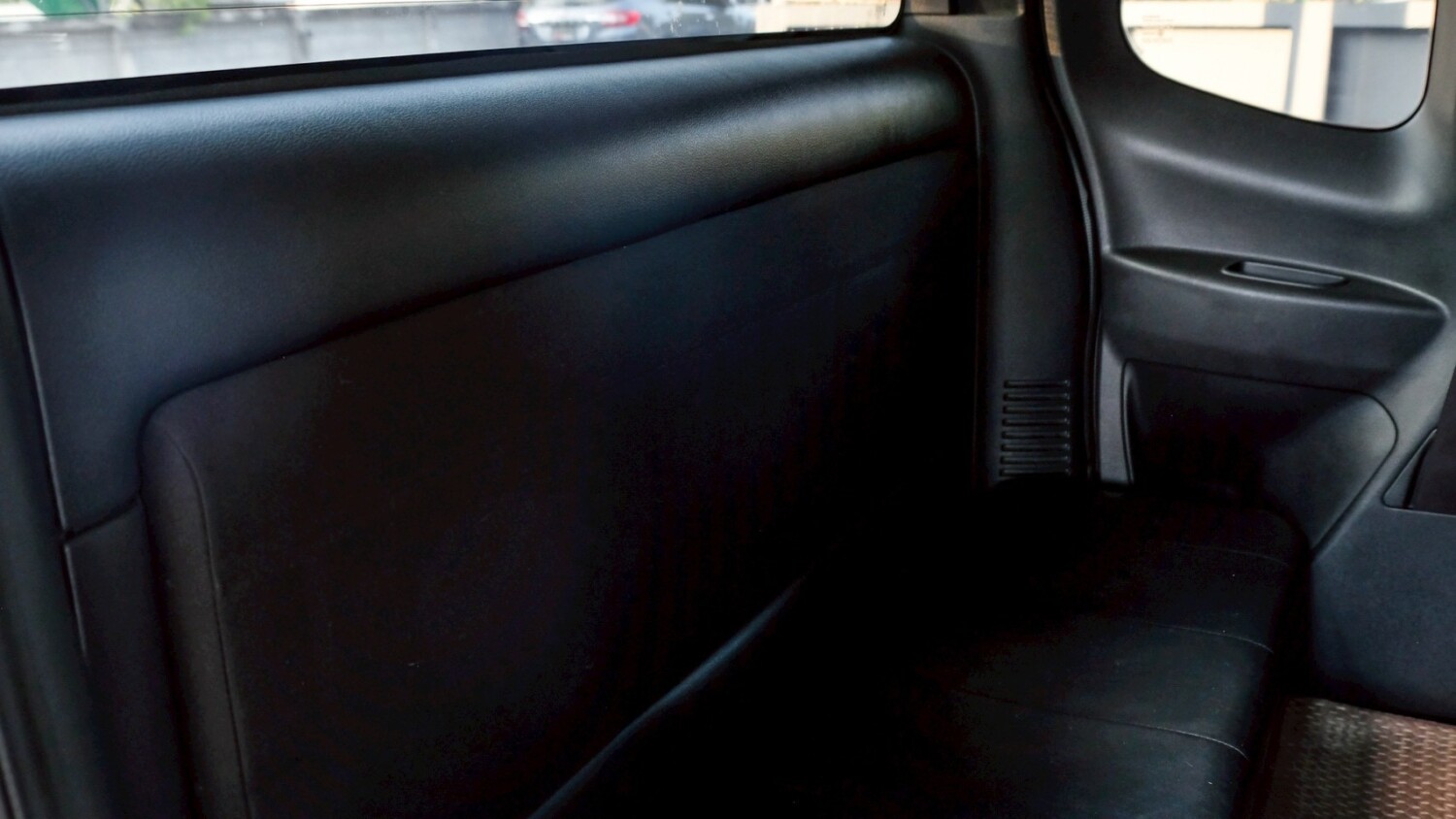 LINE_ALBUM_NISSAN NAVARA NP300 BLACK EDITION ปี19 cab สีขาว_260213_11