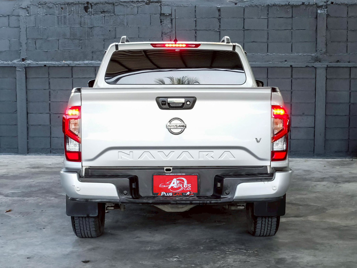 LINE_ALBUM_Nissan navara 4dr ปี20 จด ปี21 สีบรอนซ์ calibre at_260216_7