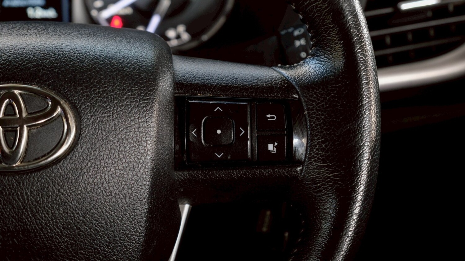 LINE_ALBUM_REVO 4DR 2.4 MID สีเทา ปี2020 จด 2021 เกียร์ mt_260214_15