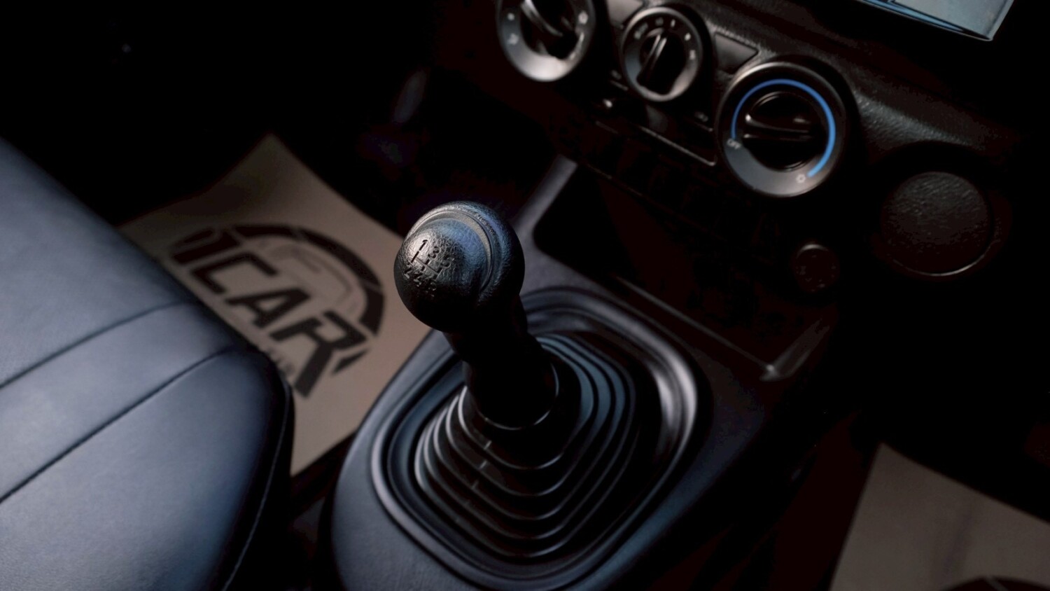 LINE_ALBUM_Revo 2.8 ตอนเดียว ปี20 จด 21 สีขาว ไมล์ 130,000 km_260212_15