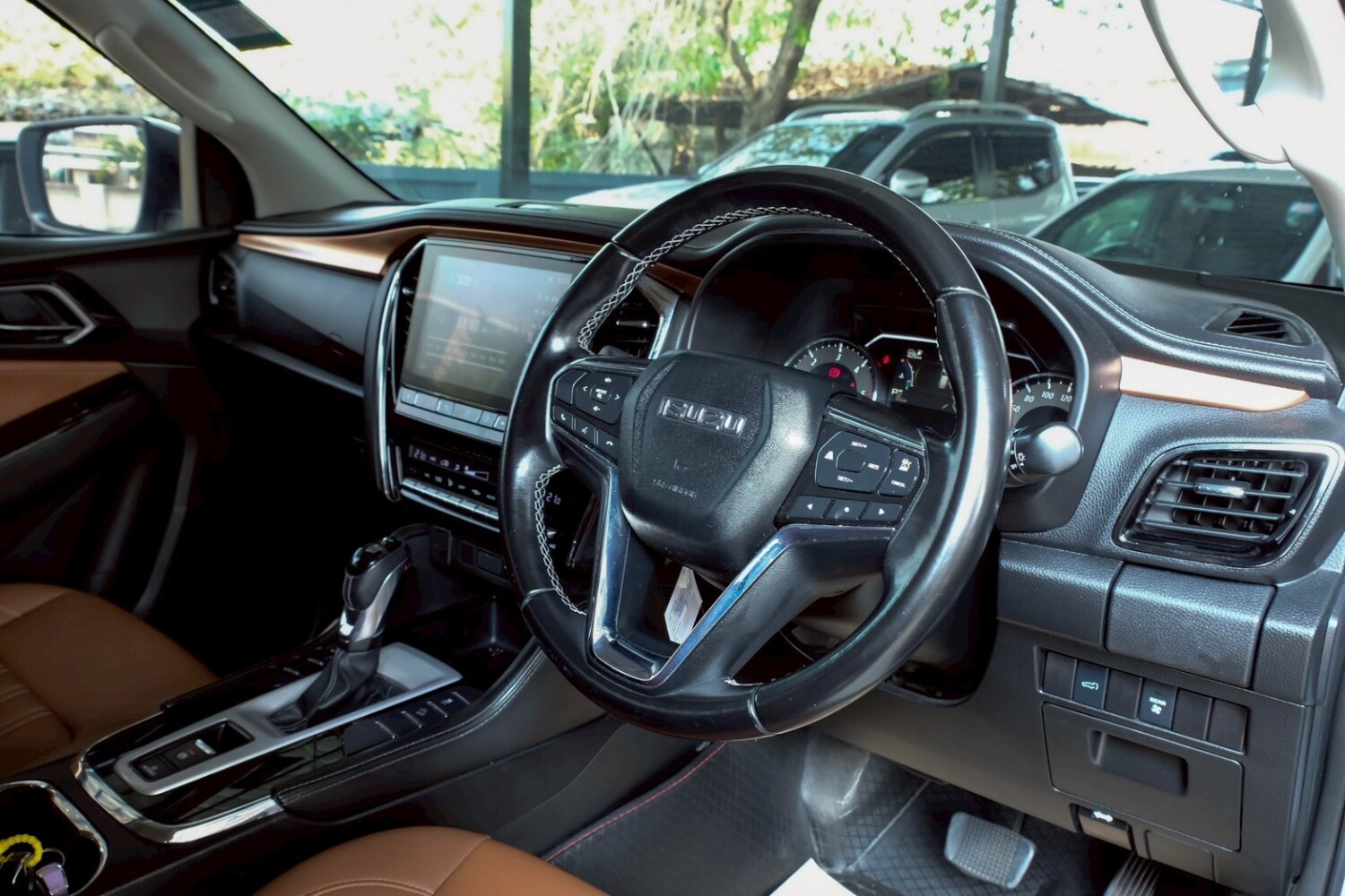 LINE_ALBUM_Mu-x 3.0 ultimate ปี20 สีขาว ไมล์ 96,000 km_260221_10