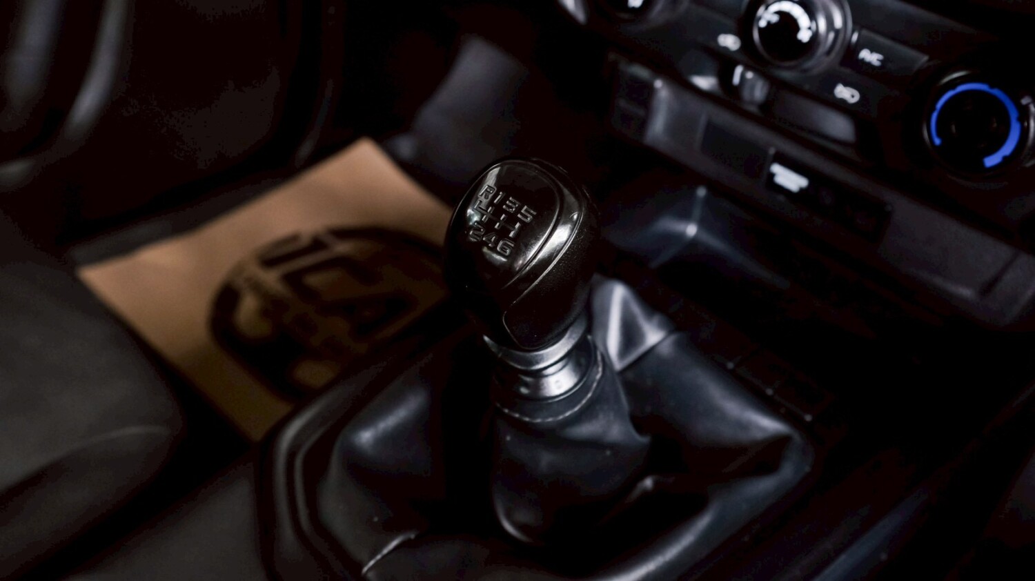 LINE_ALBUM_DMAX CAB 3.0 ปี21 S สีเทา เกียร์ mt ไมล์ 60,000km_260508_14