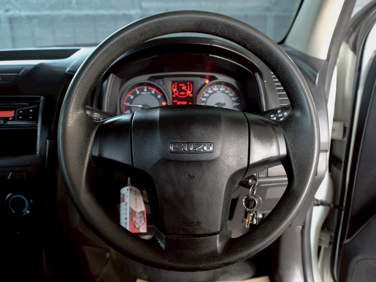 LINE_ALBUM_DMAX ตอนเดียว 1.9 ปี17 สีขาว ไมล์ 92,000km_260526_12