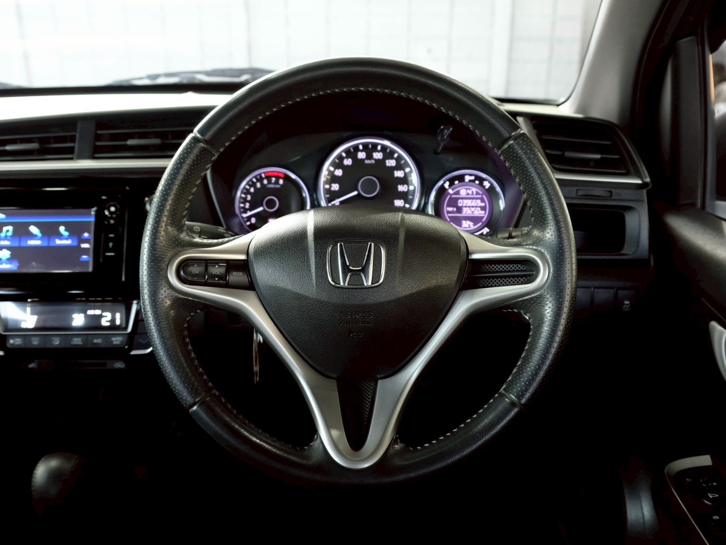 LINE_ALBUM_HONDA BRV 1.5 SV สีเทา ปี19 ไมล์ 39,000km_260521_16