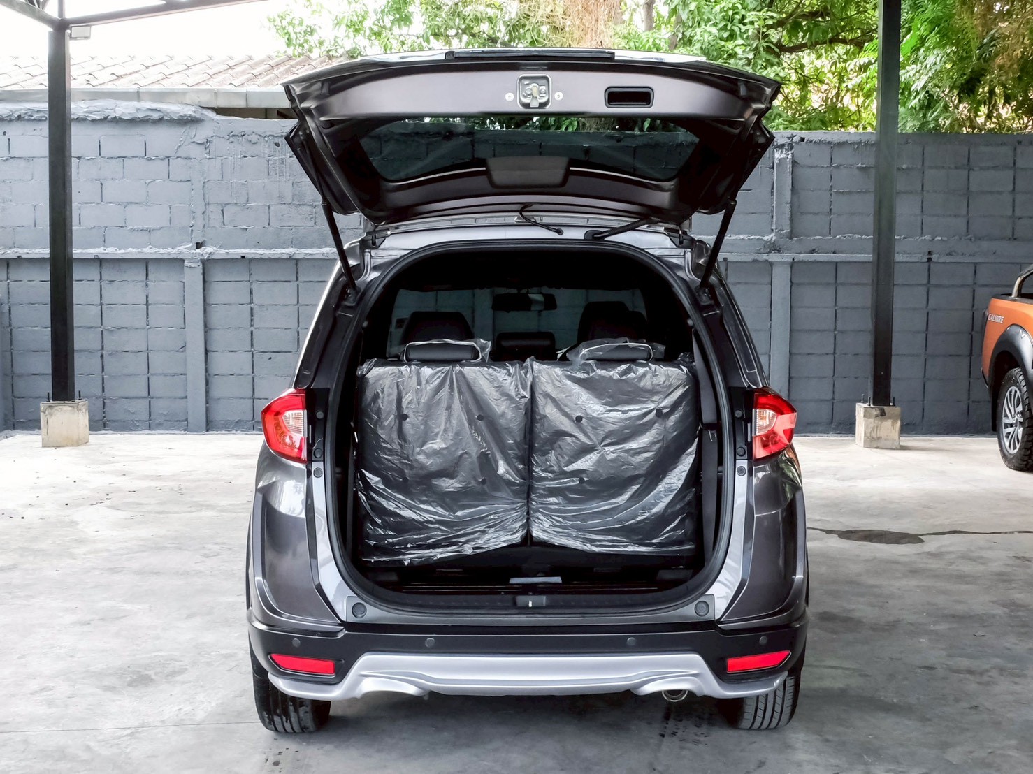 LINE_ALBUM_HONDA BRV 1.5 SV สีเทา ปี19 ไมล์ 39,000km_260521_9