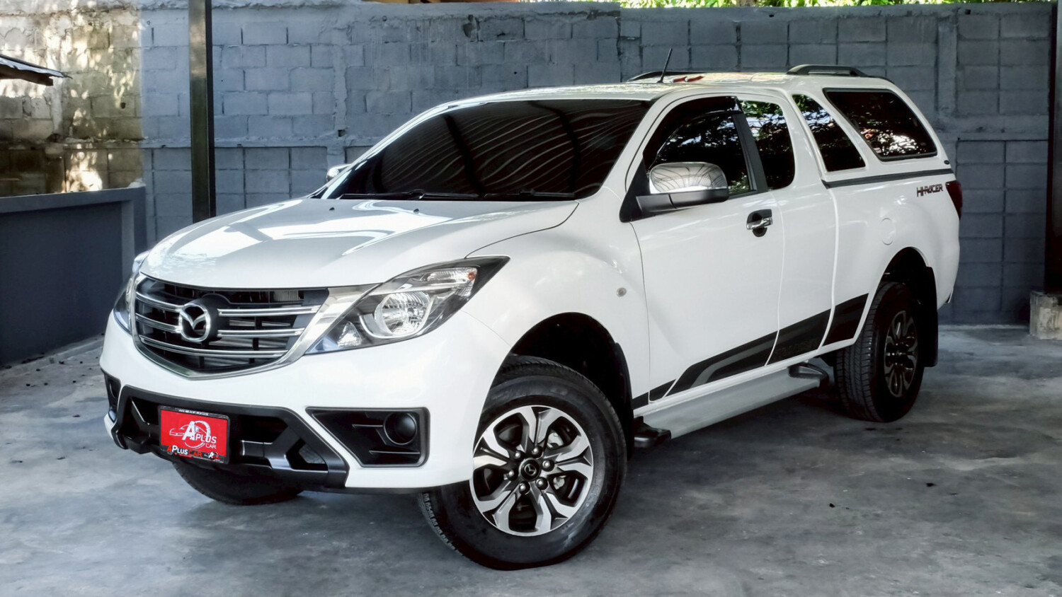 LINE_ALBUM_Mazda bt50 2.2 สีขาว thunder cab ปี20 จด 21 3700km_260518_1