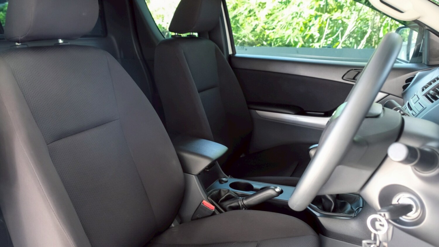 LINE_ALBUM_Mazda bt50 2.2 สีขาว thunder cab ปี20 จด 21 3700km_260518_10
