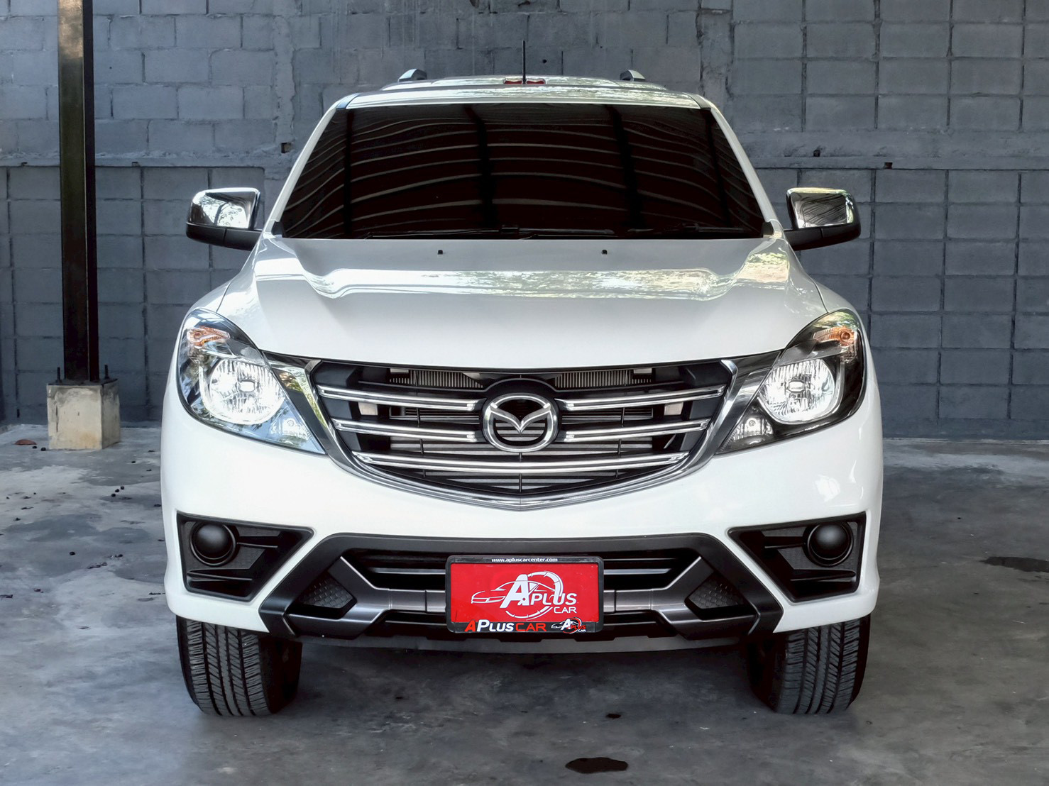 LINE_ALBUM_Mazda bt50 2.2 สีขาว thunder cab ปี20 จด 21 3700km_260518_2