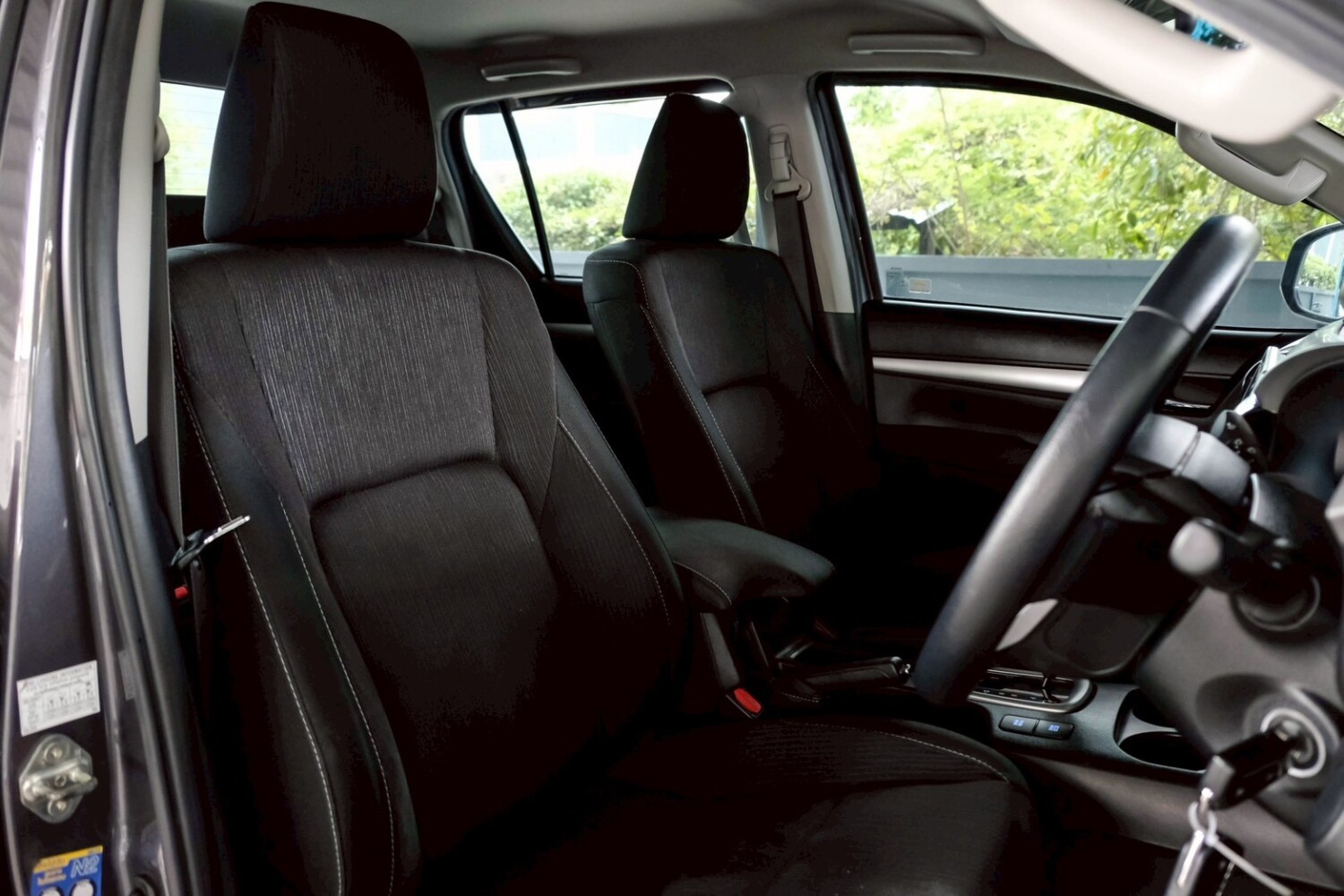 LINE_ALBUM_REVO 4DR ปี20(แท้) สีเทา E PLUS AUTO ไมล์ 60000km_260514_10
