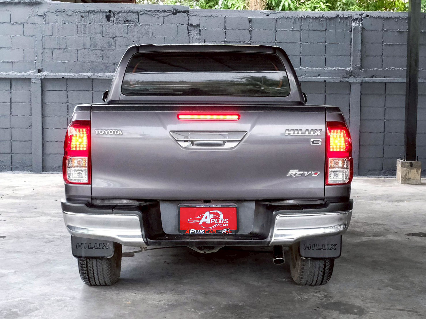 LINE_ALBUM_REVO 4DR ปี20(แท้) สีเทา E PLUS AUTO ไมล์ 60000km_260514_7
