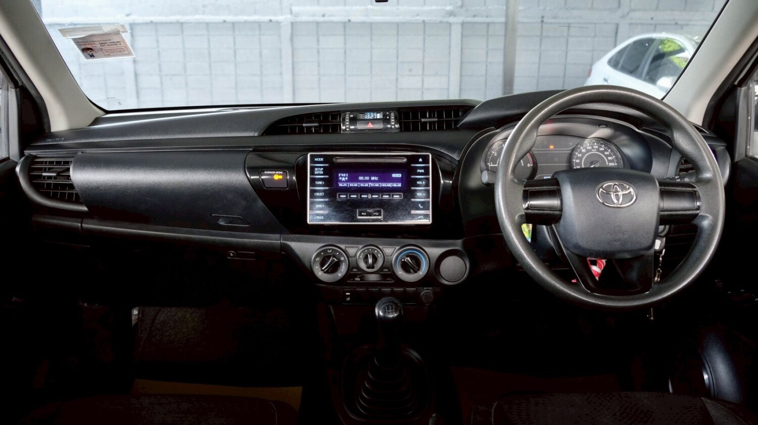 LINE_ALBUM_Revo 2.4 cab ปี18 J สีขาว ล้อ TE37 ไมล์ 120000km_260507_12