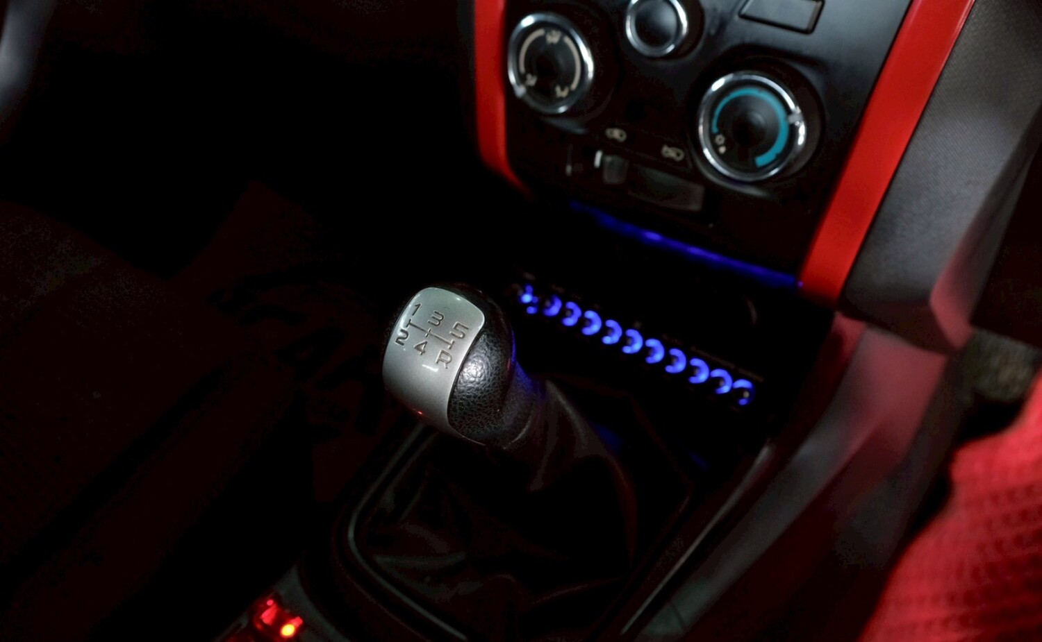 LINE_ALBUM_DMAX CAB 2.5 x series ปี14(แท้) สีขาว เกียร์ mt_260615_17